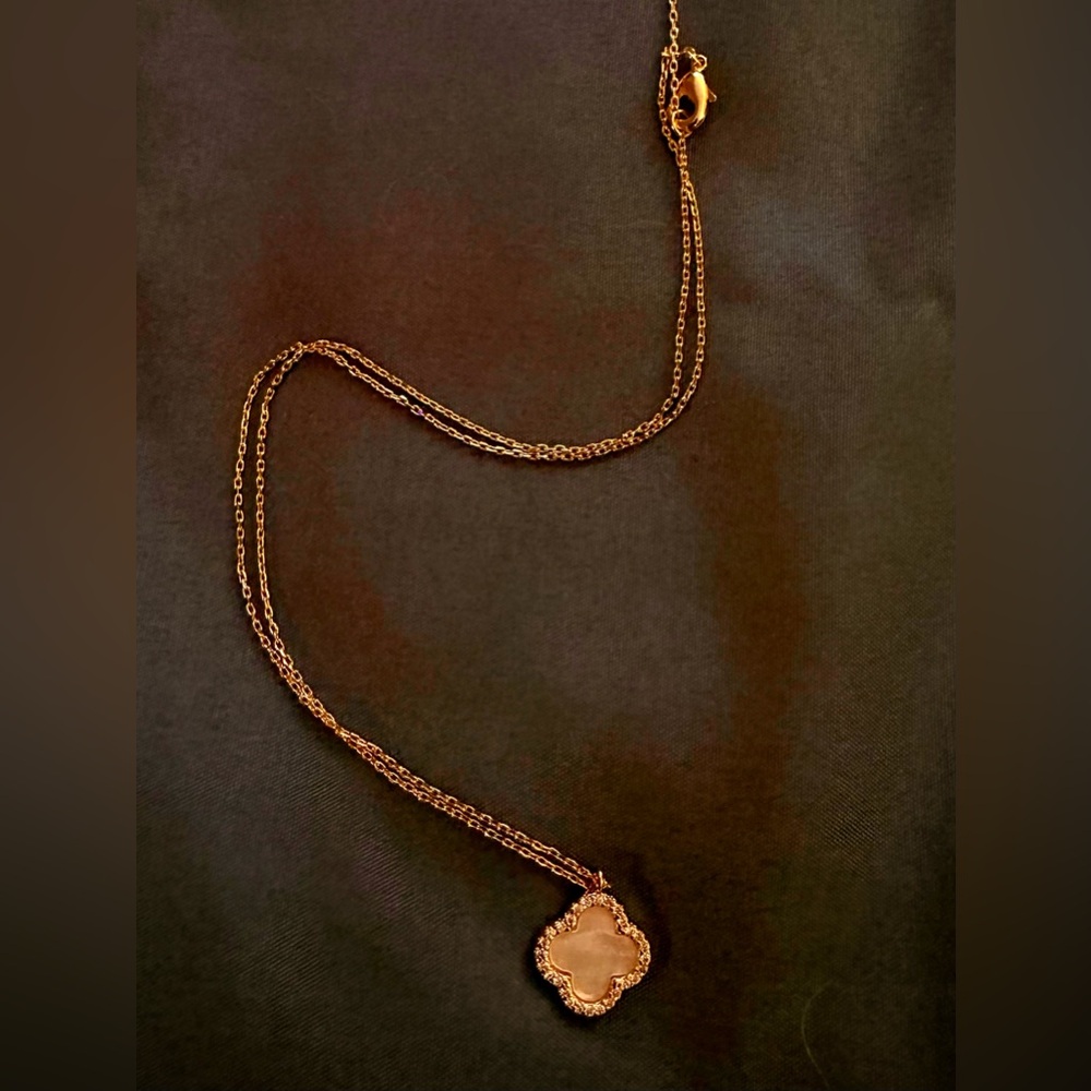 VC Brand Elegant Gold and Cream Pendant Necklace - Picture 4 of 4